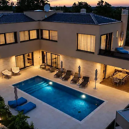 Vakantiehuis Awesome In *