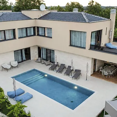 Vakantiehuis Awesome In